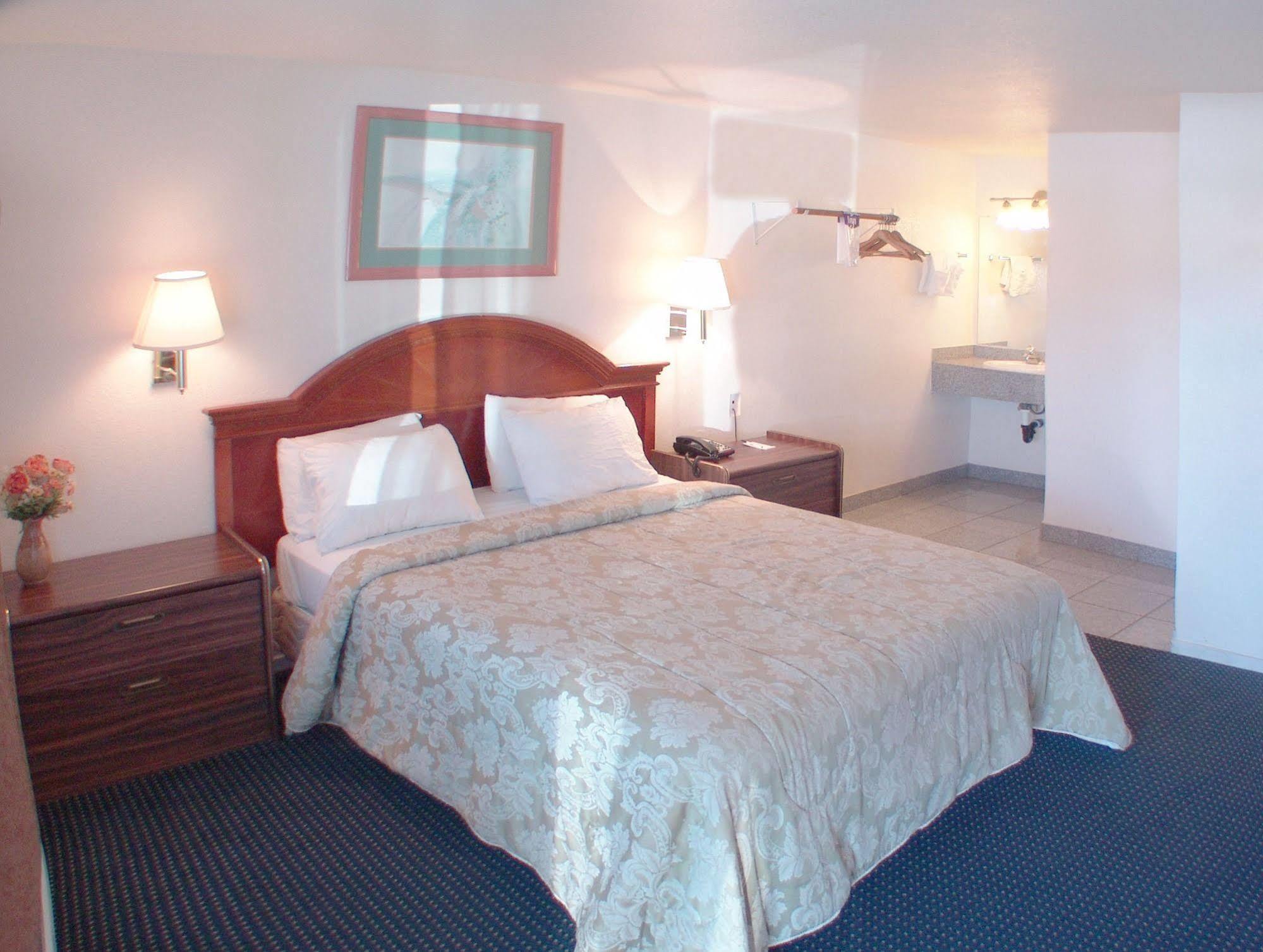 Rodeway Inn Near Downtown Monterey Bagian luar foto